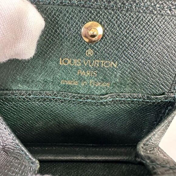Louis Vuitton Green Taiga Leather Coin Case - Picture 7 of 11